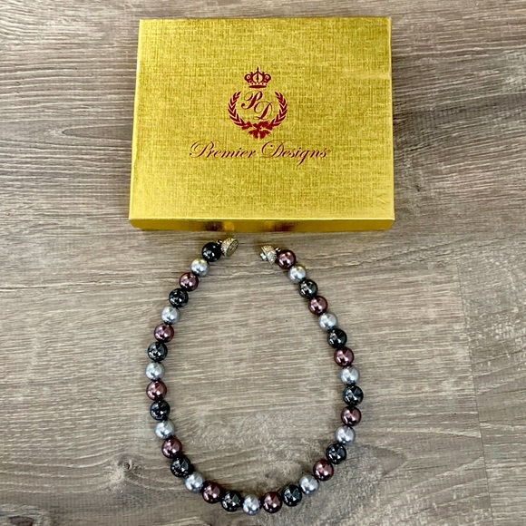 Premier Designs Jewelry - Premier Designs High Fashion beautiful beaded necklace